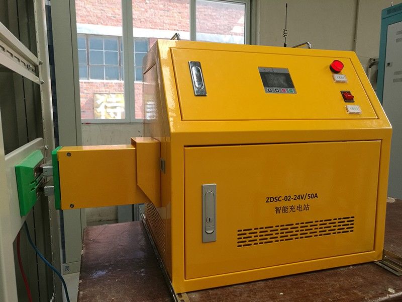 LCD Automatic Retractable Charging Station 24V 50A